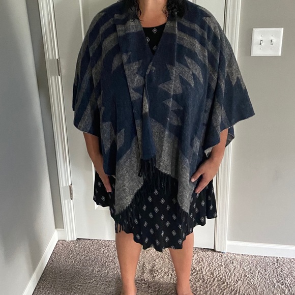 NWT BOHO PLUS SIZE SHAWL - Picture 4 of 4